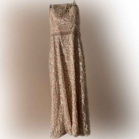 Ignite Evenings by Carollin Size 10 - Picture 1 of 7